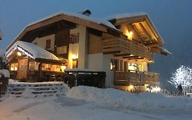 Appartamenti Chalet Orchidea