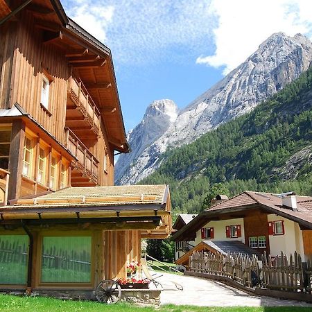 Appartamenti Chalet Orchidea Canazei Esterno foto