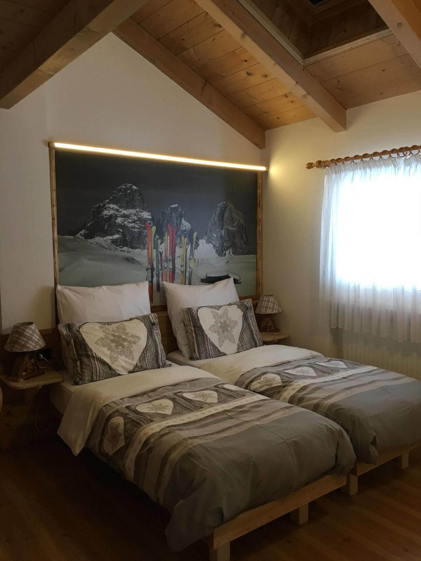 Appartamenti Chalet Orchidea Canazei Esterno foto