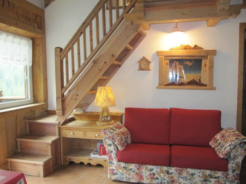 Appartamenti Chalet Orchidea Canazei Esterno foto